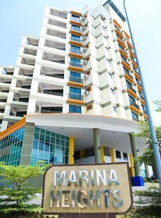 Marina Heights Seaview Resort Apartment II Lumut Exterior foto