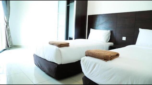 Marina Heights Seaview Resort Apartment II Lumut Exterior foto